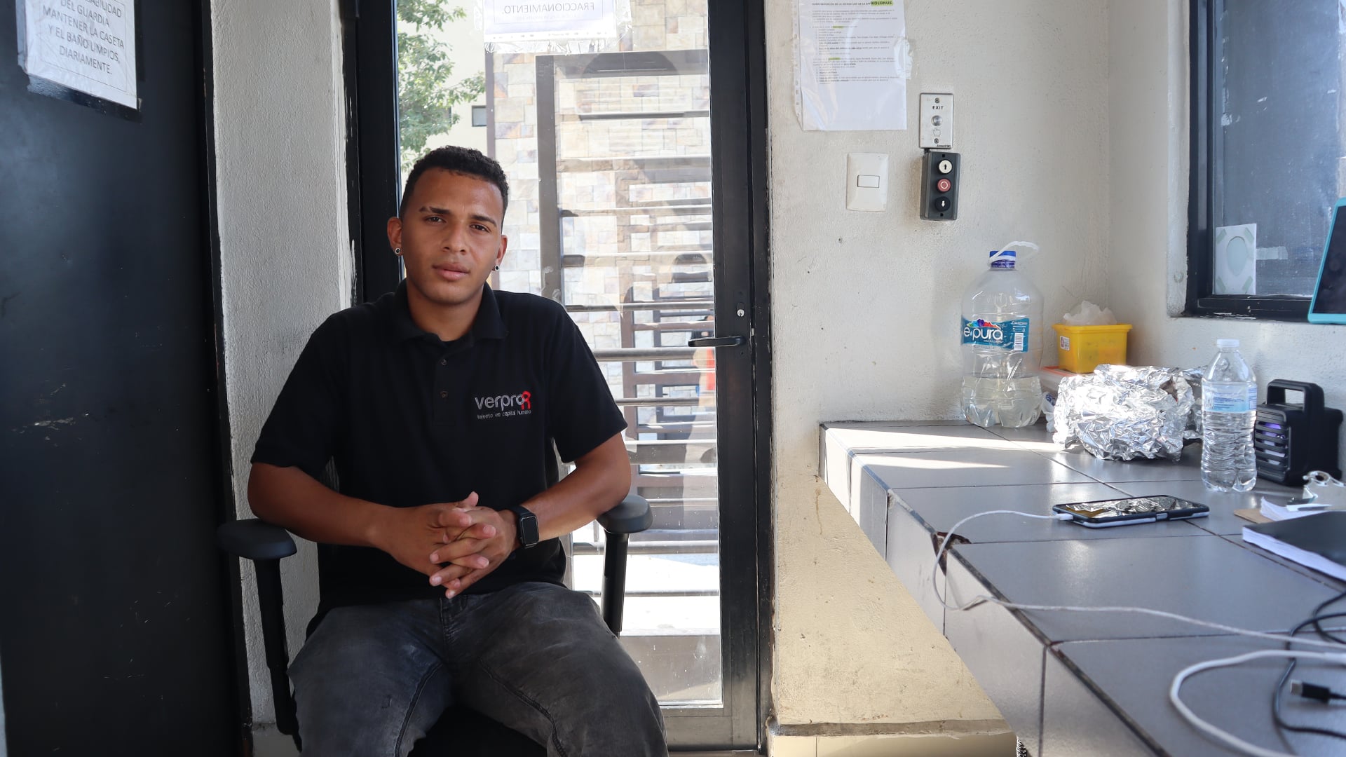 body02-newsfeature-mexico-asylum.jpg (1.21 MB)