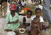 [Mozambique] Child in Chacalane camp.
