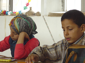 [Iraq] Girls and boys at the (Musbah) youth center get a chance to draw, paint and do ceramics.