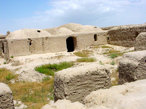 [Afghanistan] Empty house in Khairabad awaits their residents.