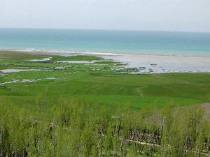 [Iraq] The spectacular Van lake, a few kilometres away from where the refugees live.