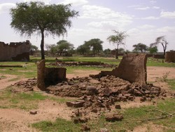 [Sudan] Destroyed village of Kamungo just east of Kabkabiya town, North Darfur state, July 2005.