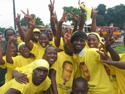 [Guinea] Supporters of Alpha Conde, the main political rival of ailing Guinean President Lansana Conte, who returned to Conakry on 3 July, 2005 after two years abroad.
