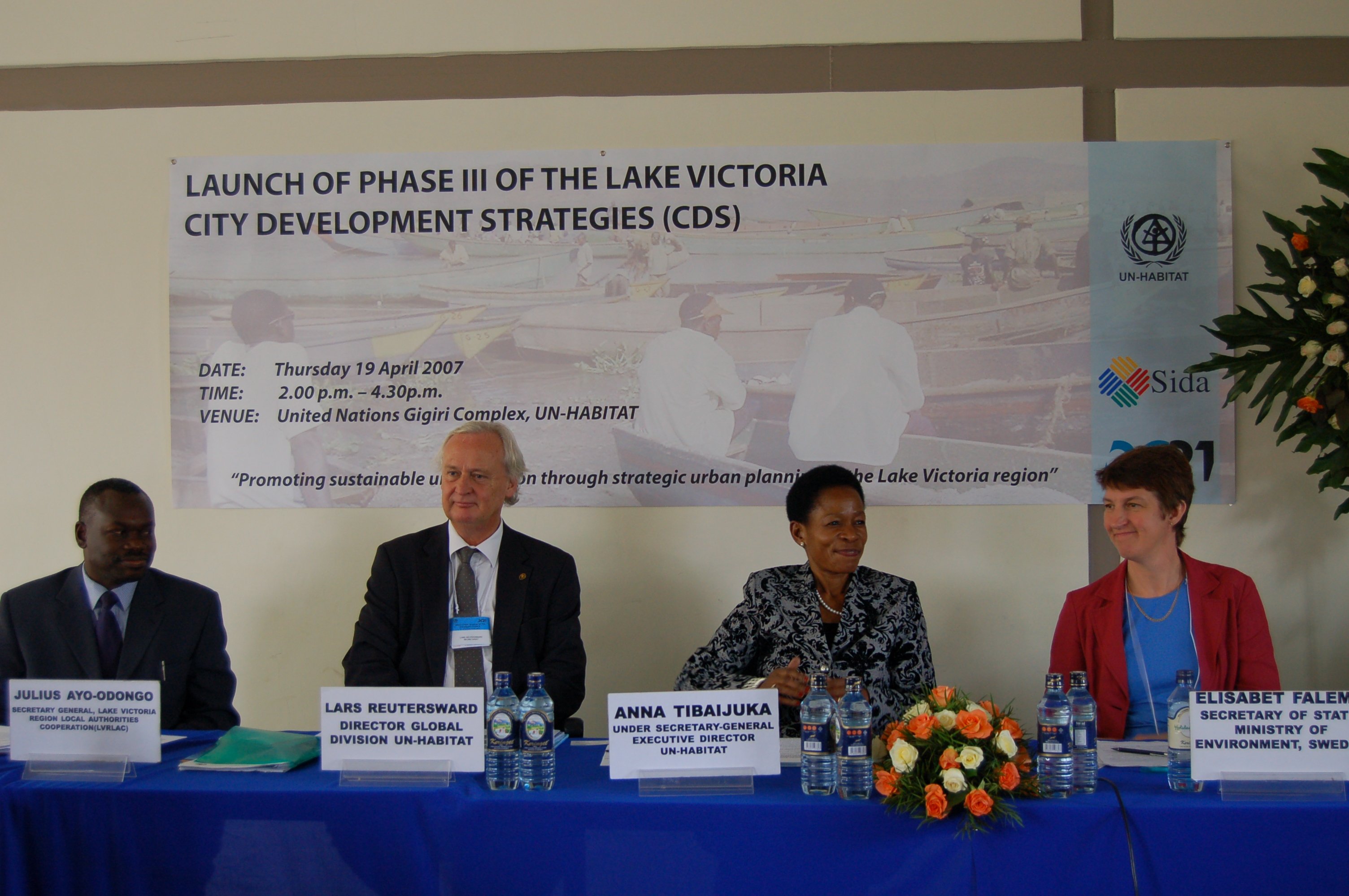 UN-Habitat Executive Directors and other officials during the launch of Phase 3 of the Lake Victoria City Development Strategy, Gigiri, Nairobi Kenya, 19 April 2007. This is a three-year project that began in 2006.