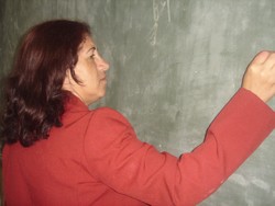 [Iraq] Dr Hamida Bakri is preparing to leave the country. [Date picture taken: 01/03/2007]