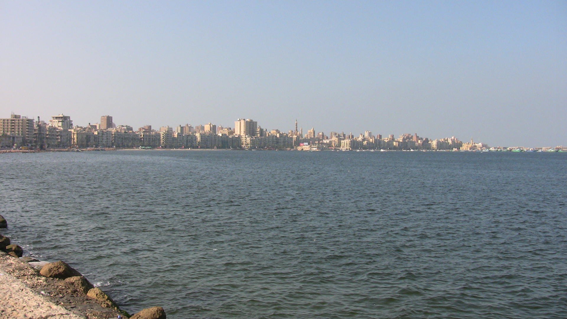 With about five million inhabitants, Alexandria is Egypt's second biggest city. A rise in sea levels of 50cm could lead to the loss of about 194,000 jobs and the displacement of about 1.5 million people.