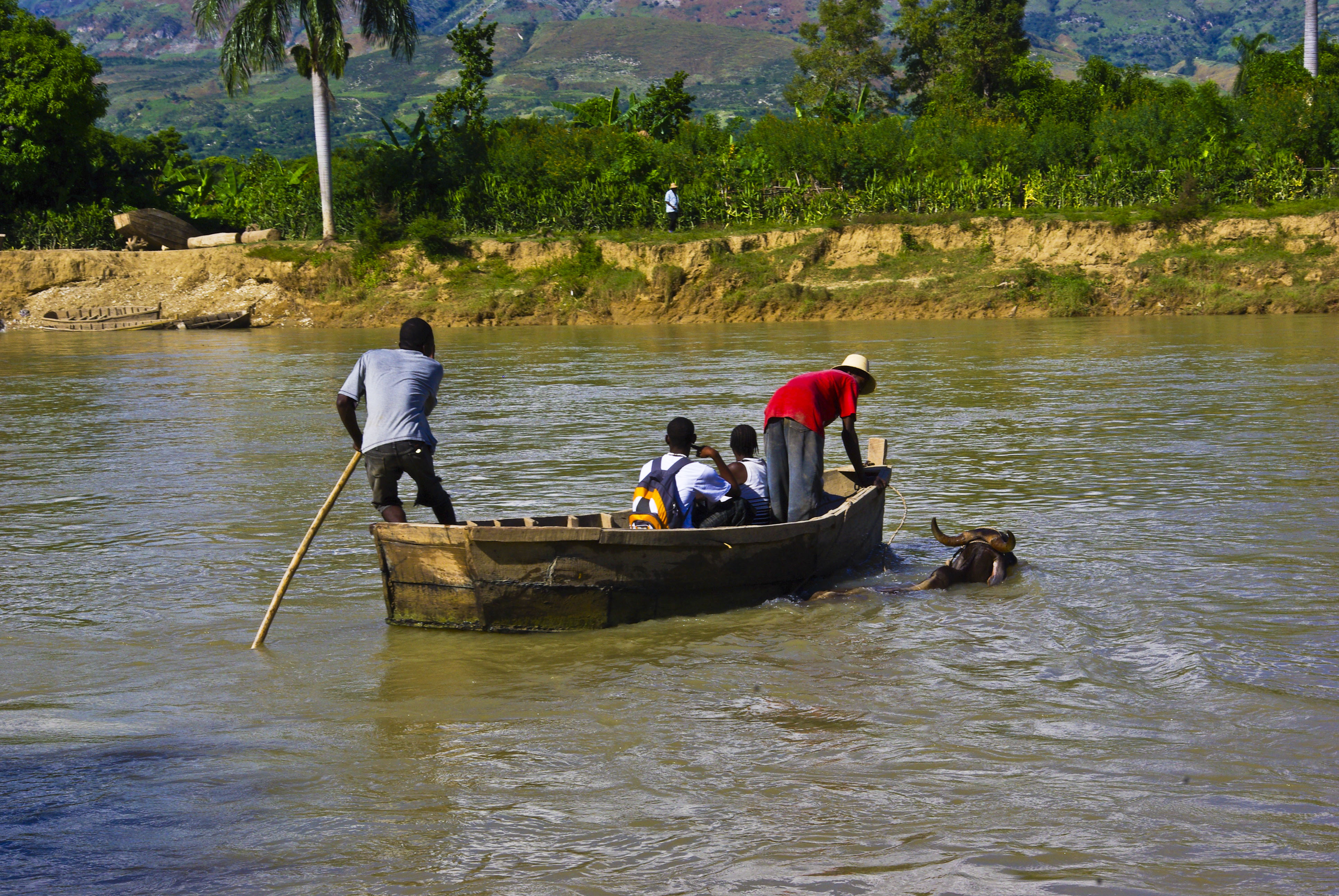 People in many Haitian communities must cross the Artibonite River to get to a health centre. November 2010