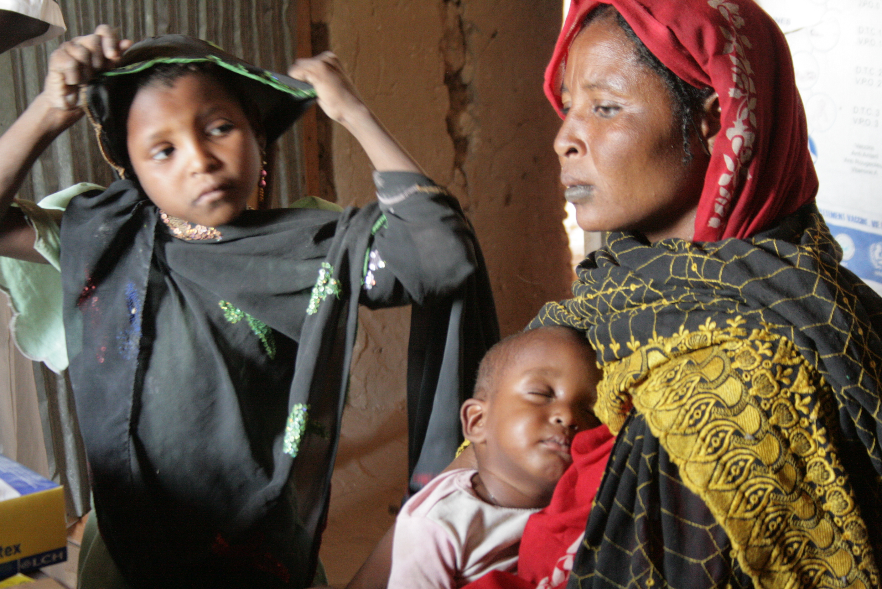 Consultation at health centre in the village of Toukouli in Chad's Kanem region. November 2010