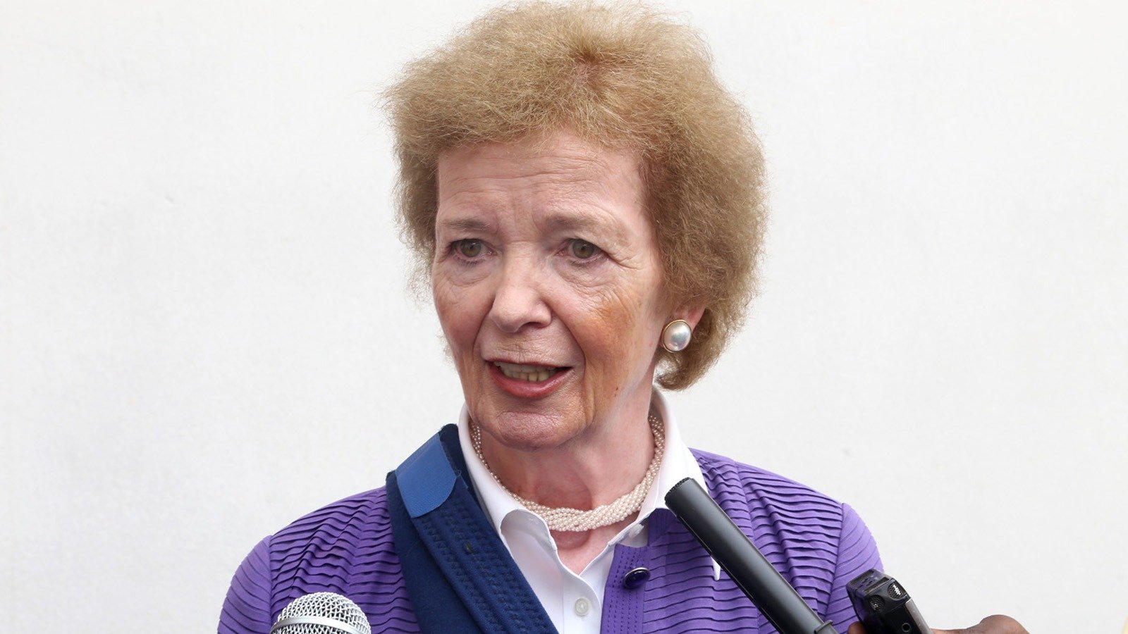 Mary Robinson, the Special Envoy of the UN Secretary general for the Great Lakes region arrived today May 10 in Bangui for a one day visit in Central African Republic.