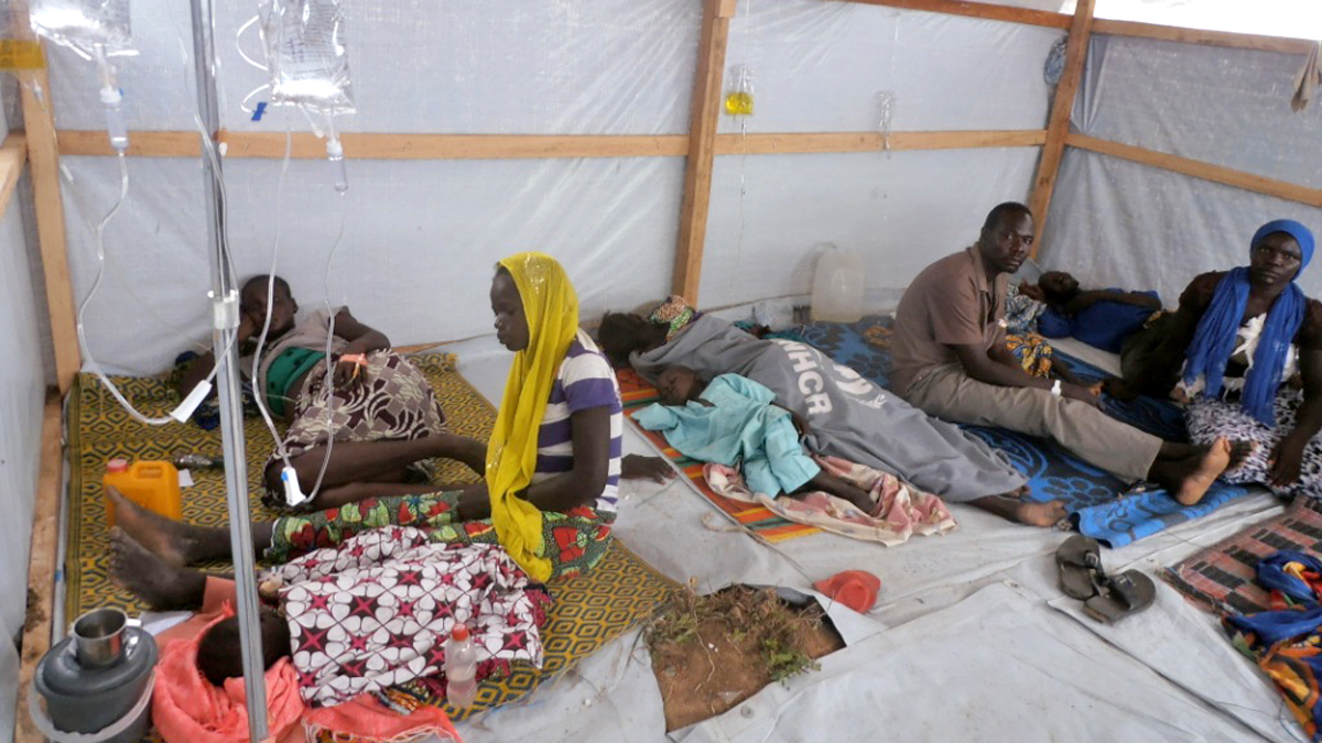 Refugees get treatment against diarrhoea and malaria