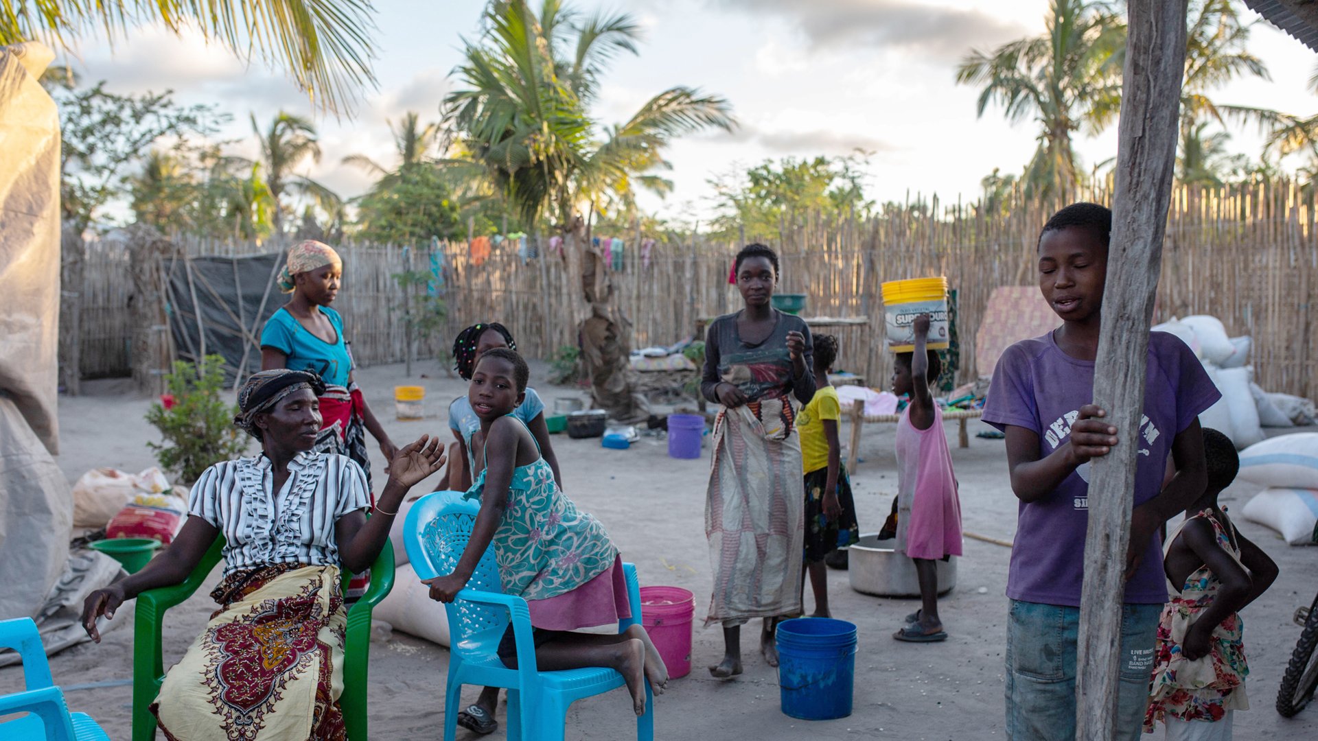 64 displaced people from 19 families are packed into a single-story house and courtyard in Macomia town.