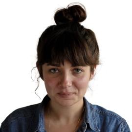 Portrait photo of Annie Slemrod.