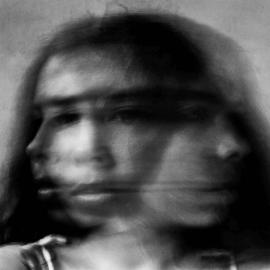 An abstract headshot of Danielly Rodríguez.