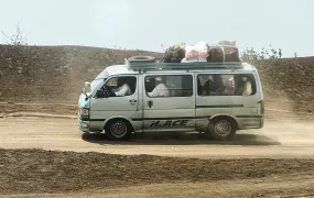 Families flee RSF advances in Sudan's El Gezira state, on Sennar Road in the city of al-Dinder, Sennar state, Sudan, June 12, 2024.