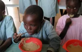 [Angola] School feeding - SAntonio.