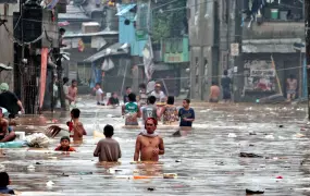 A flooded slum in Manila (Aug 2012)