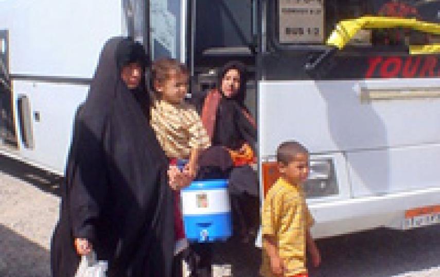 [Iraq] Iraqi families arrive in the southern city of Basra after 15 years in Iran.