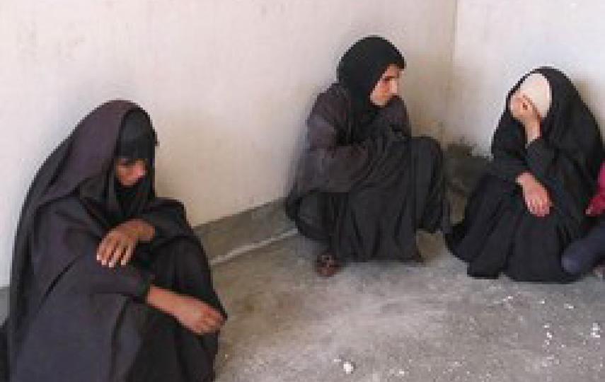 [Iraq] Women in Fallujah waiting to hear news on loved ones who have gone missing.