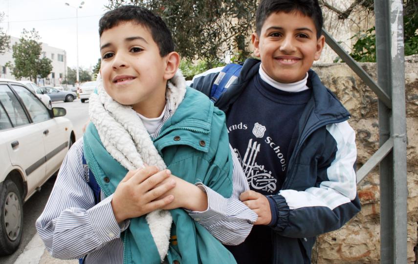 New text books for Palestinian school children teach them to hate Israelis, Israelis say.