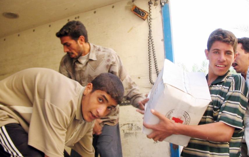 Hundreds of families in six Baghdad neighbourhoods have been collecting food and other items from their neighbours to send to displaced people living in makeshift camps.
