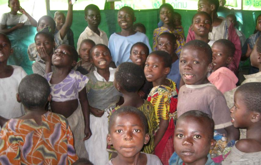 Children play inside a classroom in Bulengo IDP camp, Goma, north Kivu. DRC.