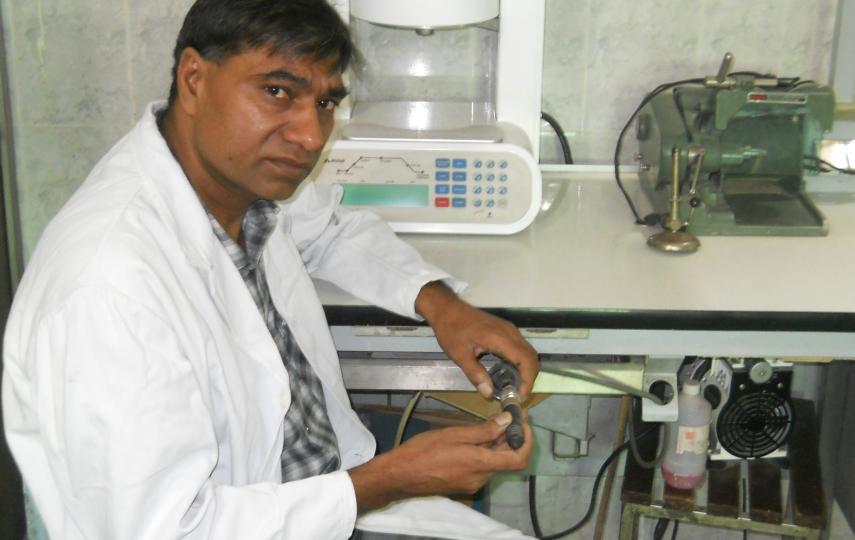 Aslam Rehmat – dental assistant, Pakistan