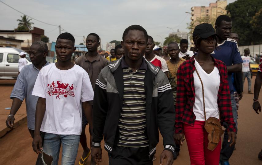 Members of the Ë Zîngo Bîanî movement march in Bangui on 30 September to protest against the peace agreement and demand a "return to constitutional order".