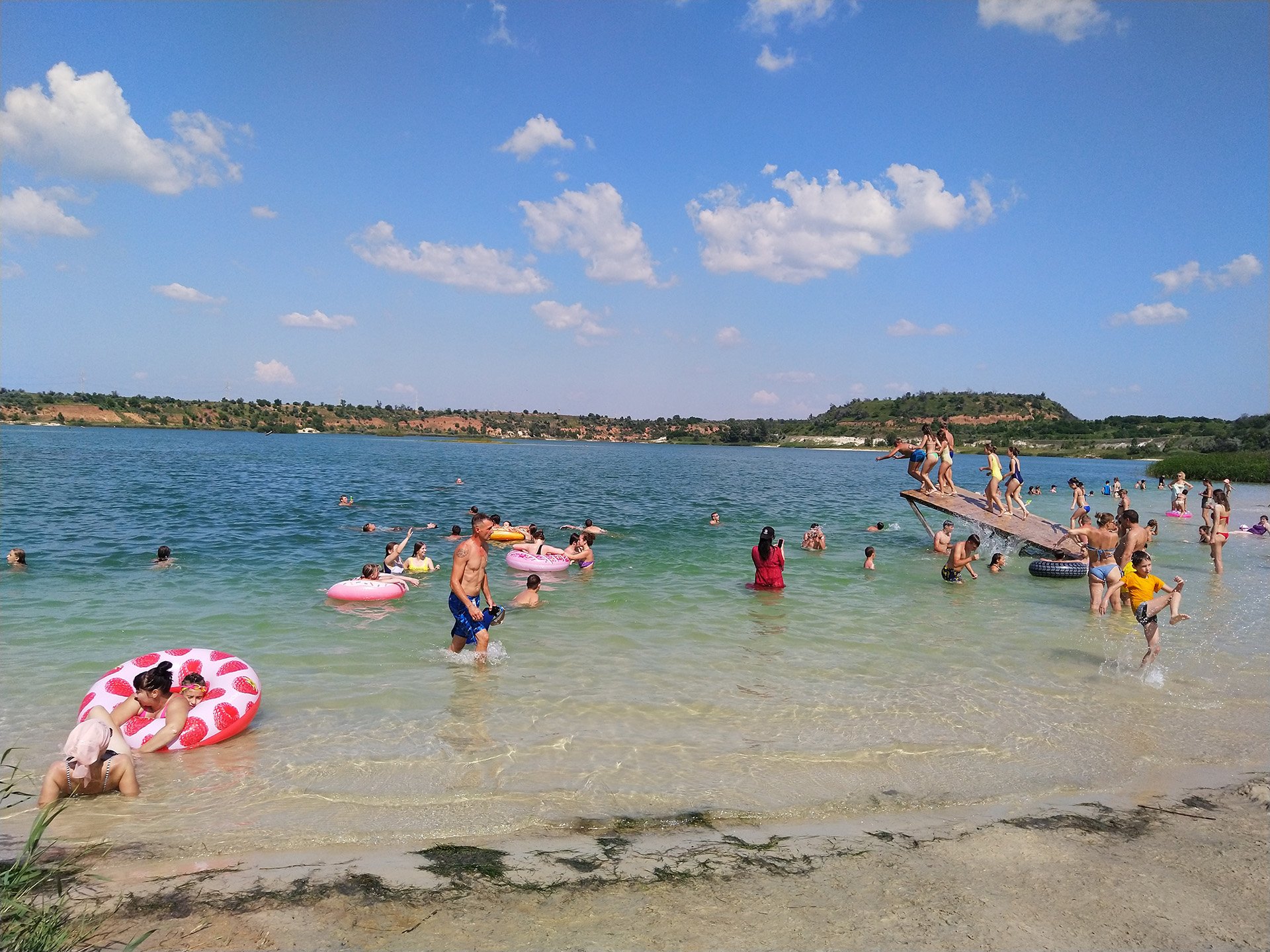 In the eastern Ukrainian town of Avdiivka, people swimming in 2014 offers a portrait of the degree of normalcy achieved after 2014 that has now been lost.